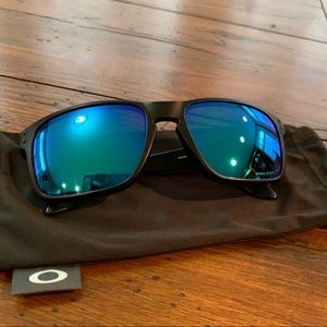 Holbrook™ Prizm™ atic Collection